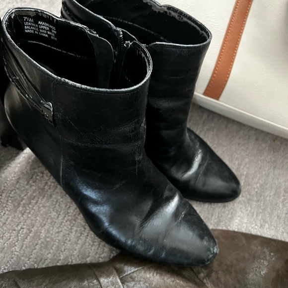 Anne Klein leather boots booties ankle black heel pump closed toe 7.5 - Picture 6 of 6